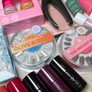 Nail Set with Instant Mani Press Ons, Nail Polish